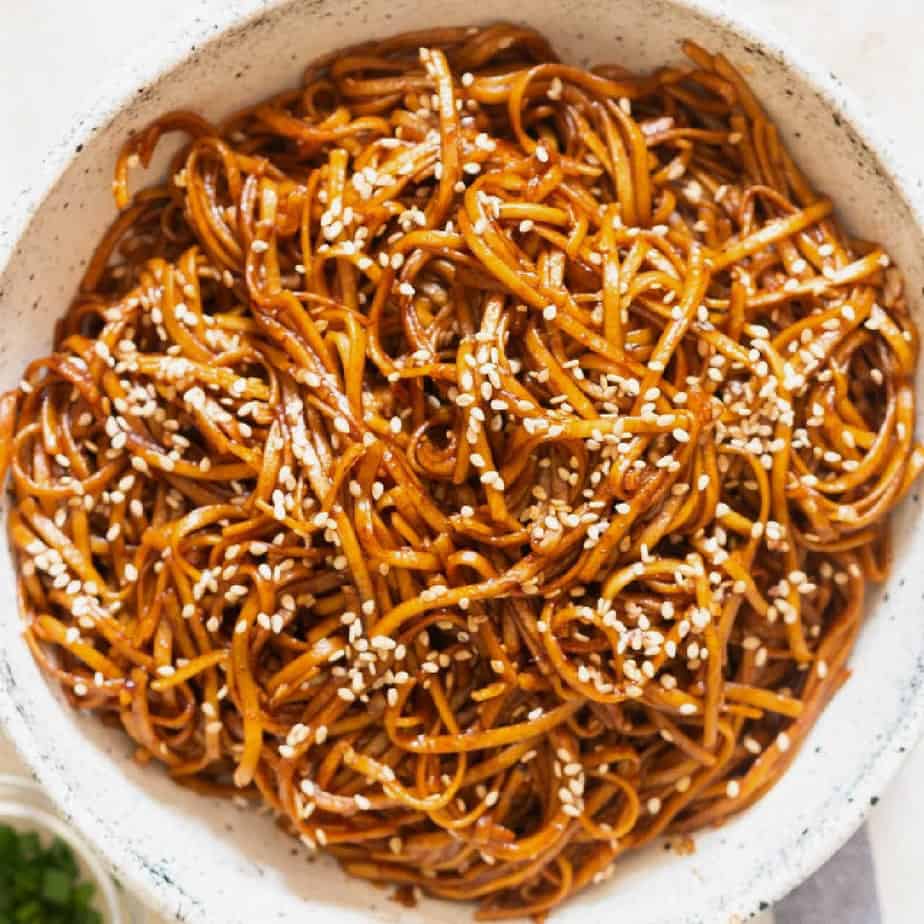 Hibachi Noodles (Japanese Steakhouse Noodles)