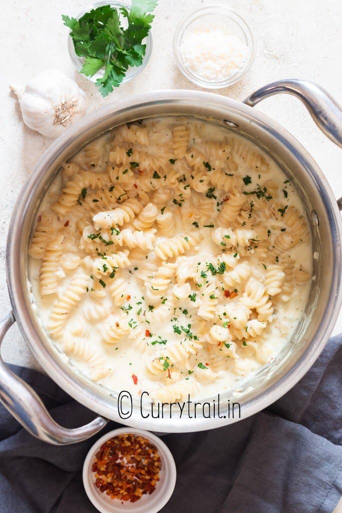 pasta in cream sauce