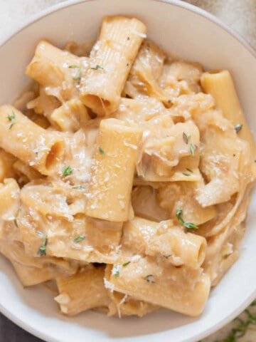 onion pasta in bowl