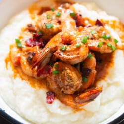 shrimp and grits in bowl