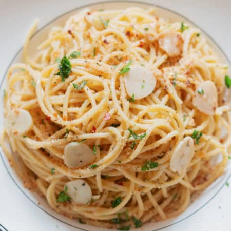 spaghetti aglio e olio pasta