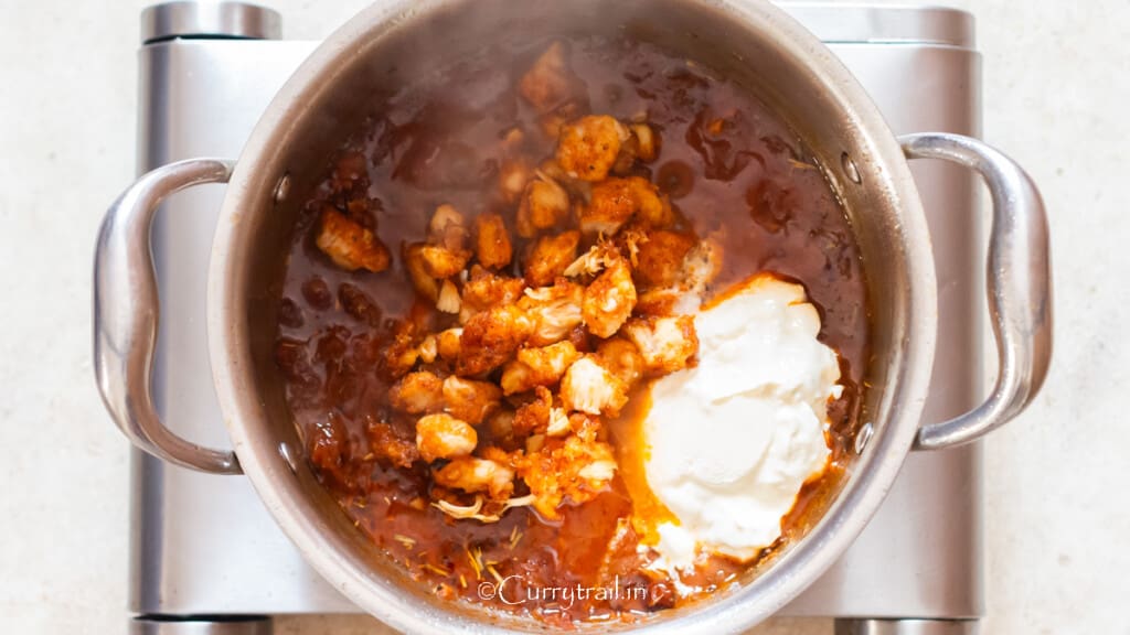 seared chicken and heavy cream added to the tomato-based sauce.
