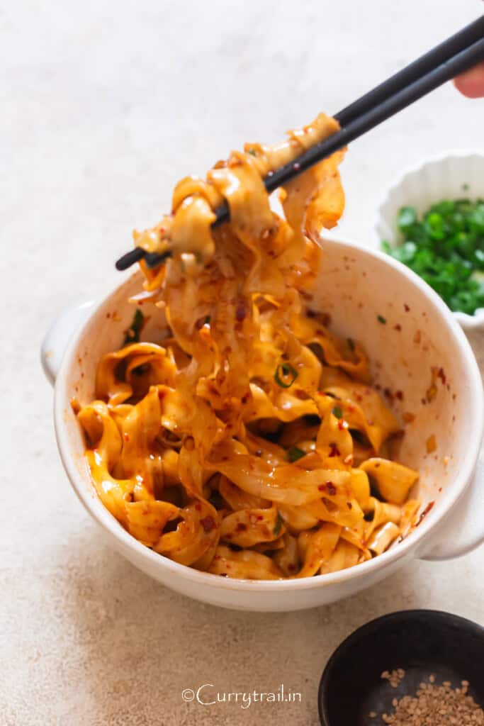 spicy garlic chili oil noodles.